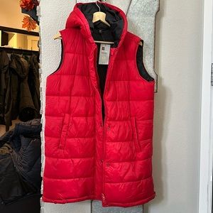 Red long hooded puffer vest XL New Swiss Tech